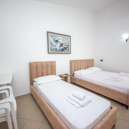 Отель Kompleksi Dea 4*