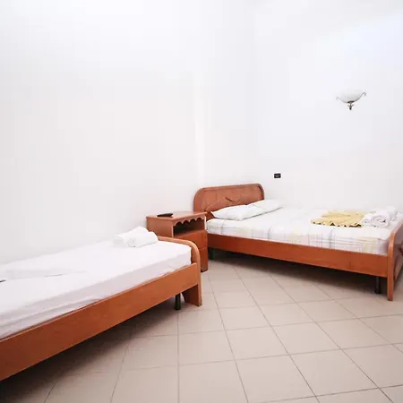 Отель Kompleksi Dea 4*