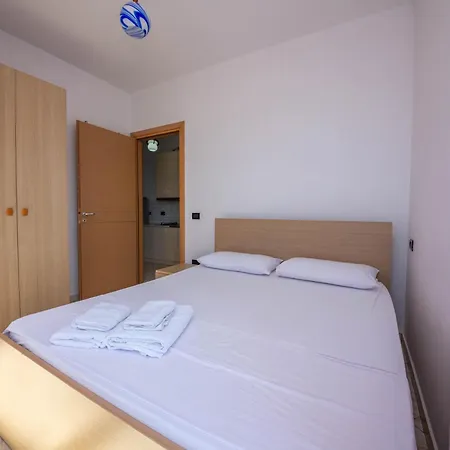 Kompleksi Dea 3*