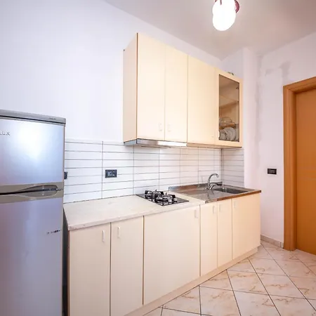 Holiday park Kompleksi Dea 3*