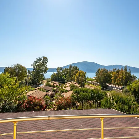 Holiday park Kompleksi Dea 3*