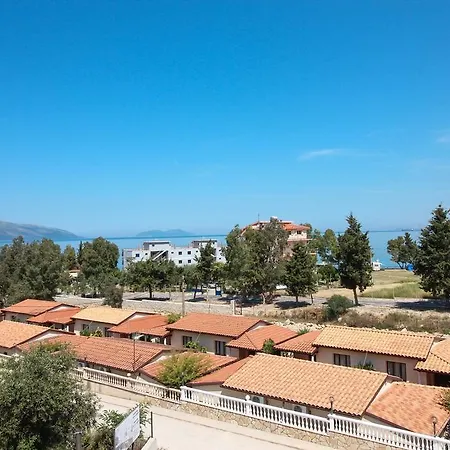 Holiday park Kompleksi Dea 3*
