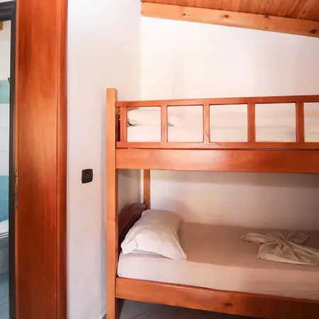 Holiday park Kompleksi Dea 3*