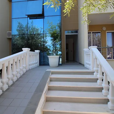 Holiday park Kompleksi Dea 3*