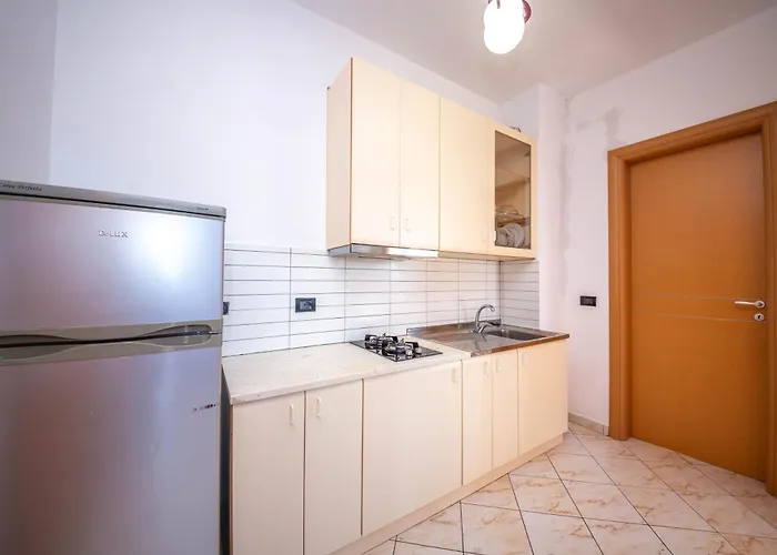 酒店 Kompleksi Dea 4*