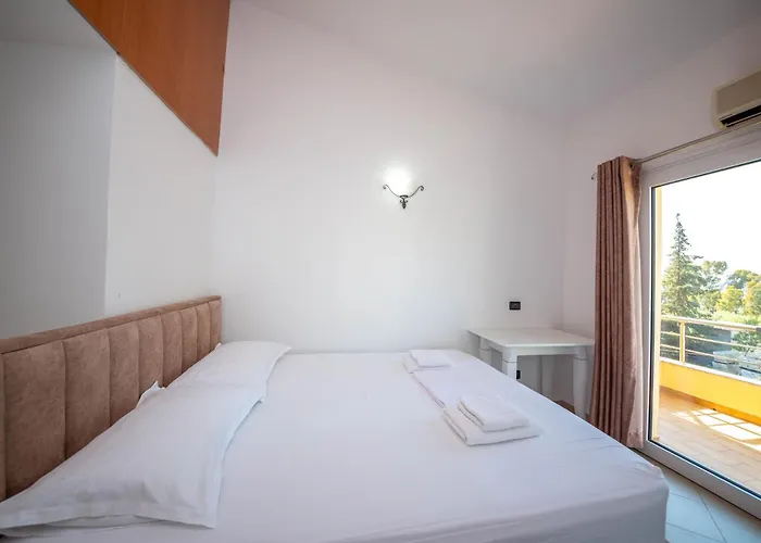 Kompleksi Dea 酒店 4*