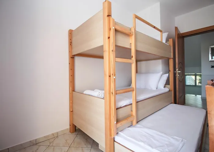 酒店 Kompleksi Dea 4*