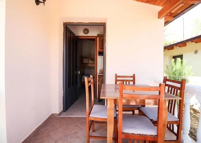 Kompleksi Dea 酒店 4*